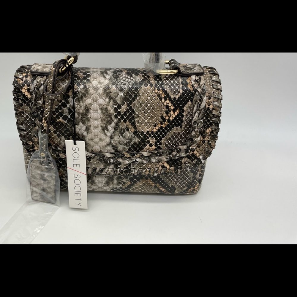 Crocodile print NWT handbag. Detailed bag 7.5 x 9.